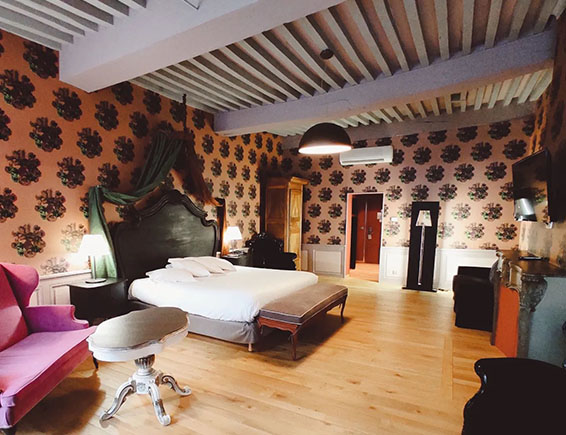 Signature room
